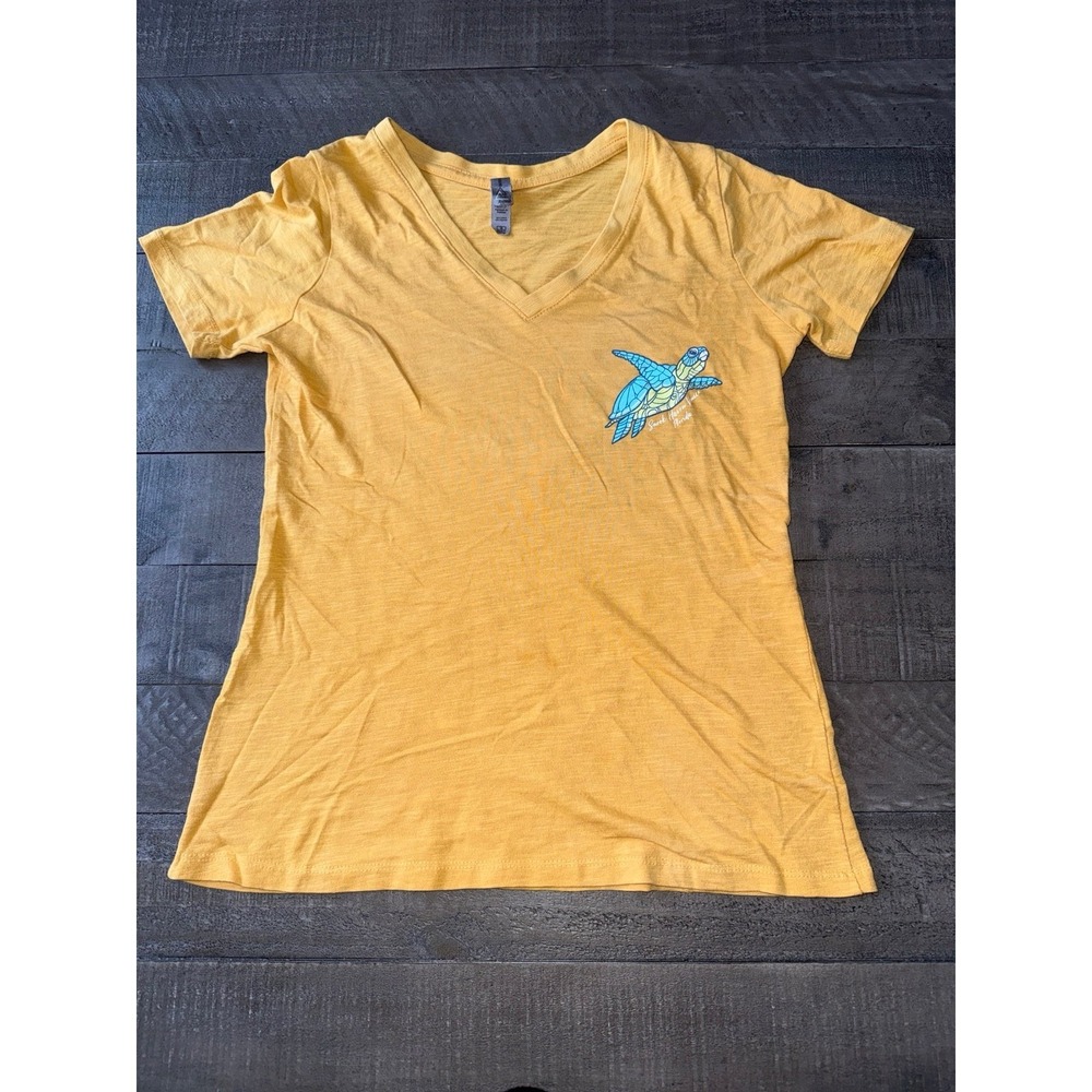 Platinum‎ Women's Yellow "Snook Haven Venice" V Neck Short Sleeve Tee Size Small